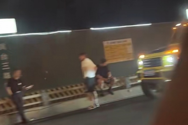 mk体育直播-倒霉网传韦世豪赛后驾驶机动车遭追尾或擦挂,在等待交警处理