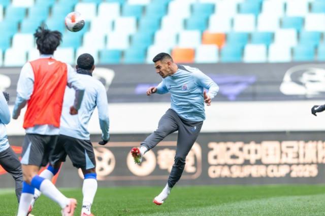 1738894587277054339.jpg mk体育入口-2025超级杯前瞻:海港重在磨合 申花欲再冲冠