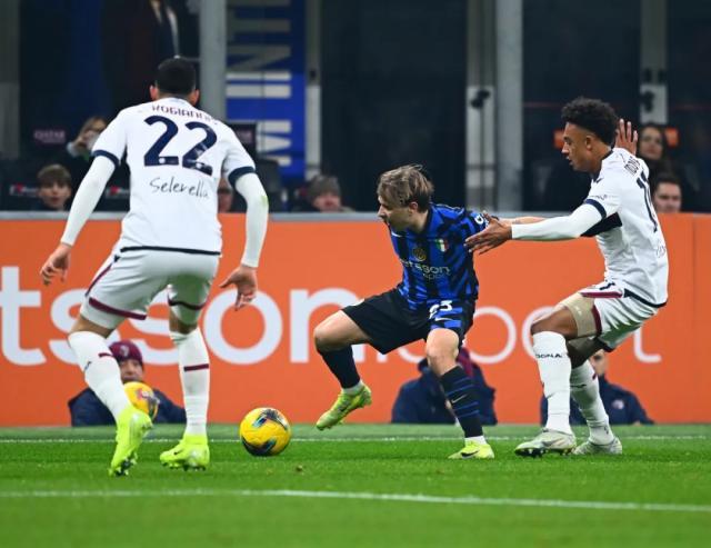 mk体育-【意甲】邓弗里斯劳塔罗进球，国米主场2比2博洛尼亚