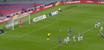 【西甲】先18秒丢球，后莱万逆转，巴萨2-1阿拉维斯