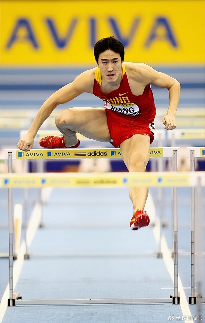 mk体育-身价7亿二婚娶师妹，刘翔爱旅游不创业不奢侈，女友是暗黑休闲风|吴莎|卡通|山河|卫衣|工装_新浪新闻