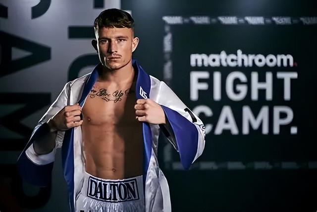 mk体育直播-道尔顿·史密斯：荣耀、质疑者、潜在对手背后的拳坛新章|拳王|WBC|金腰带|马蒂亚斯|比赛_新浪体育_新浪新闻