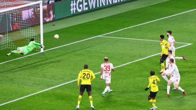 mk体育官网-3连败后“红牛”变“疯牛”，多特5天内双线惨遭吞噬