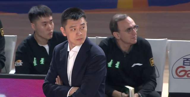 mk体育官网-再见，杨鸣！辽篮正式发布公告，杨鸣因身体原因辞职，仍留有余地